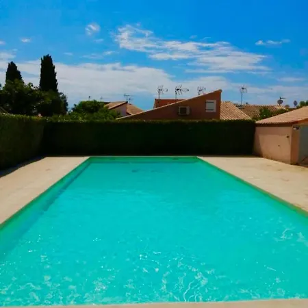 Pavillon Avec Jardin Et Piscine Saisonniere Holiday home *
